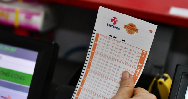 Vietlott công bố con số cực lớn, 3 người cùng lúc được chia thưởng “khủng”