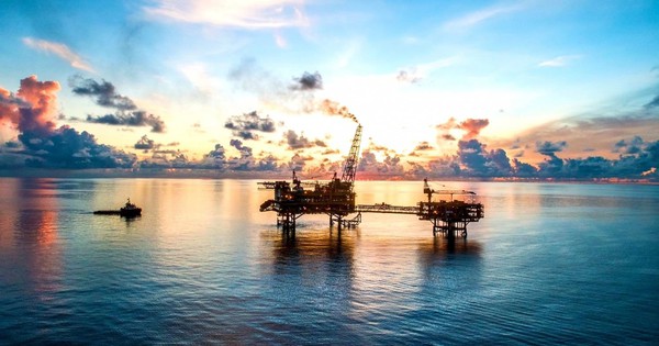 8 tháng rực rỡ của Petrovietnam: Doanh thu 702.000 tỷ, lợi nhuận 42.100 tỷ vượt 78% kế hoạch, nhấn nút đầu tiên cho siêu dự án 12 tỷ USD