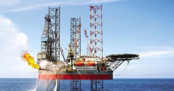 GAS, Petrolimex, BSR… tăng kịch trần ngay phiên đầu năm mới: Cú kích hoạt từ dòng tiền 26 tỷ USD, chuyện gì xảy ra tiếp theo?